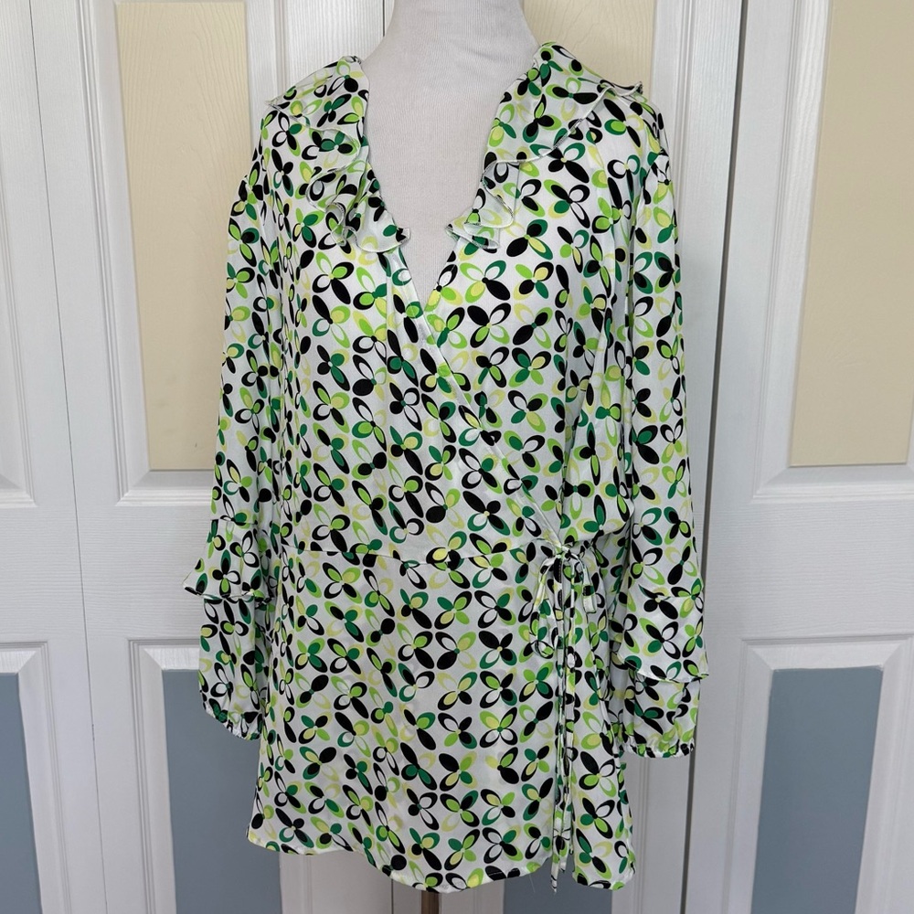 Cato Women’s Floral Graphic Green‎ and Black Blouse Wrap Front Ruffles Sz 22/24